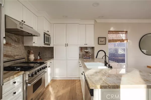 Corona Del Mar, CA 92625,433 1/2 Acacia