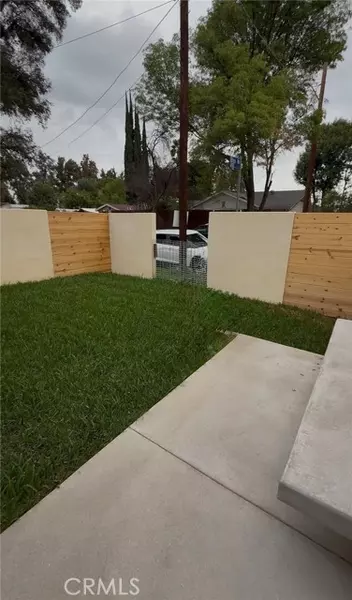 18727 Bassett St, Reseda, CA 91335
