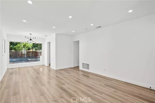 Panorama City, CA 91402,8900 Hazeltine Ave