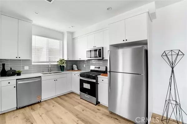 North Hollywood, CA 91605,11950 Vanowen Ave