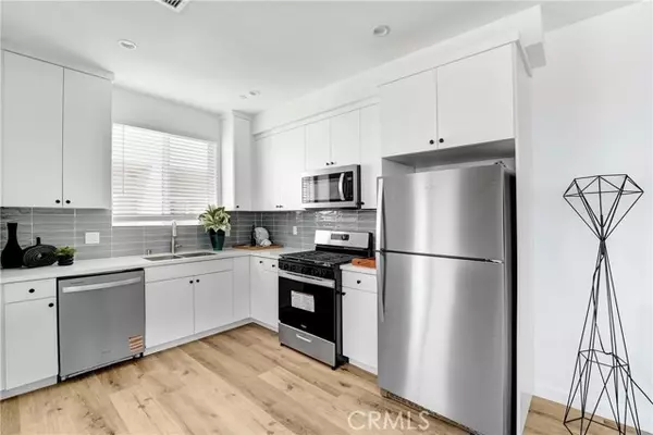 North Hollywood, CA 91605,11956 Vanowen Ave