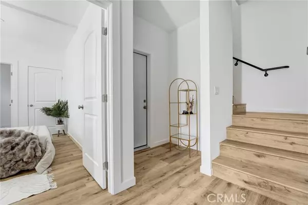 North Hollywood, CA 91605,11958 Vanowen Ave