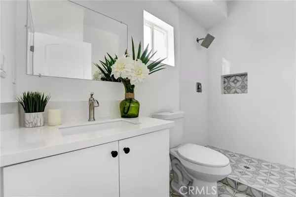 North Hollywood, CA 91605,11960 Vanowen Ave