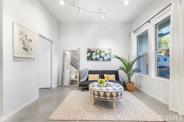 Santa Ana, CA 92701,210 N Spurgeon ST