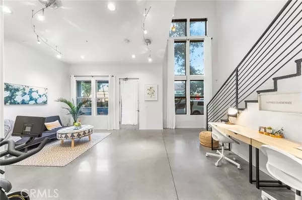 210 N Spurgeon ST, Santa Ana, CA 92701
