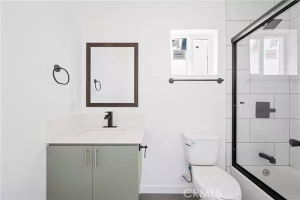 Van Nuys, CA 91405,6834 Hazeltine AVE 3