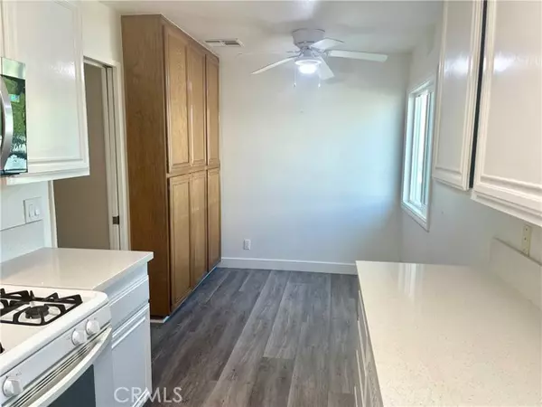 Sylmar, CA 91342,14293 Foothill BLD 21