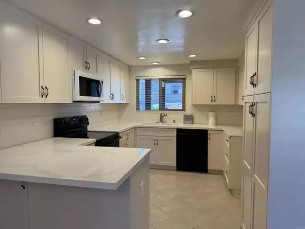 Bonita, CA 91902,2997 Plaza Leonardo