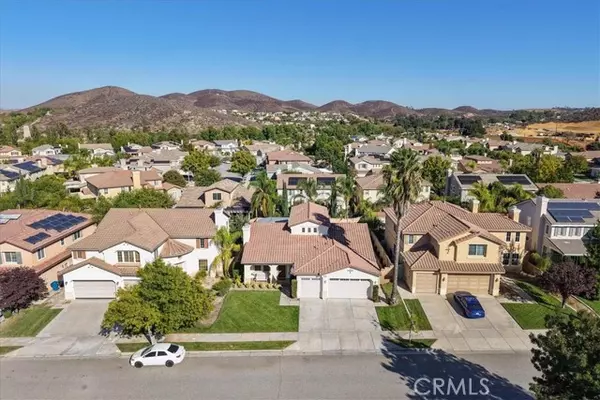 Lake Elsinore, CA 92532,32366 Whispering Willow