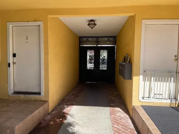 Sherman Oaks, CA 91423,5105 Woodman AVE 3