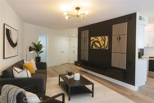 8490 Fountain 306, West Hollywood, CA 90069