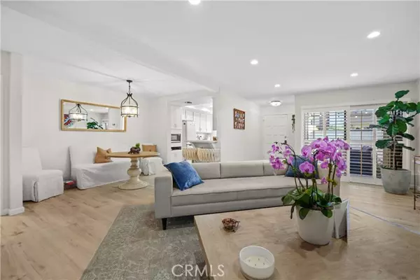 Woodland Hills, CA 91367,21500 Califa ST 167