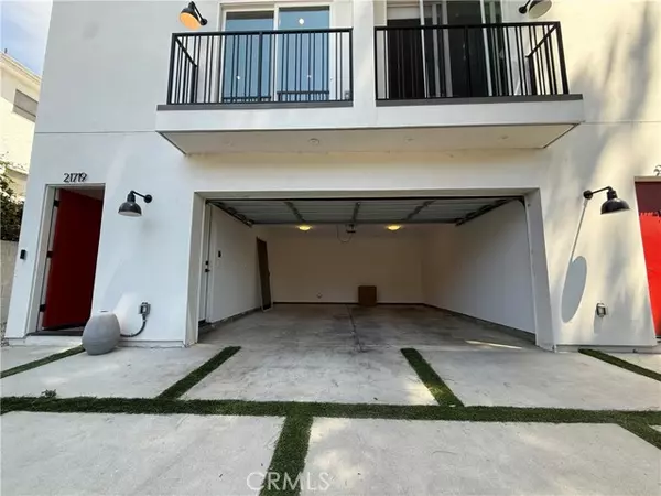 Canoga Park, CA 91303,21719 Hart ST