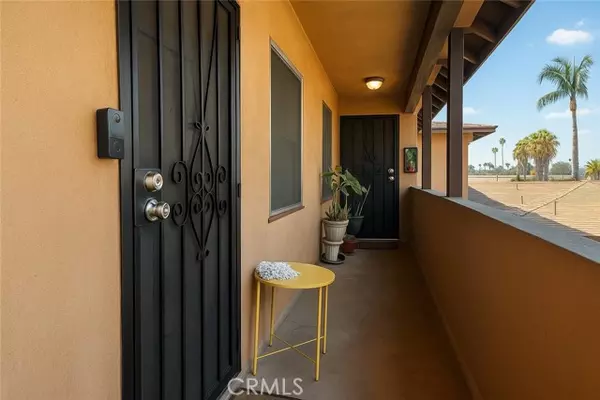 Anaheim, CA 92805,1136 W Broadway