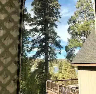 27957 Lakes Edge, Lake Arrowhead, CA 92352