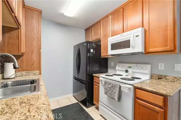 Escondido, CA 92026,1240 N Broadway 30