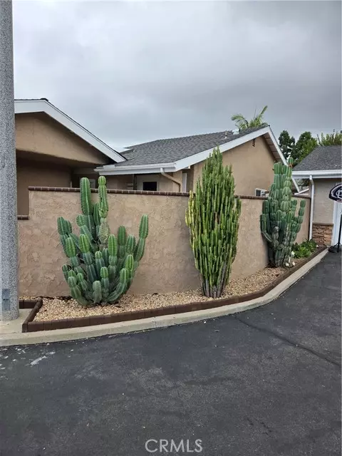 Santa Ana, CA 92701,2123 Barclay