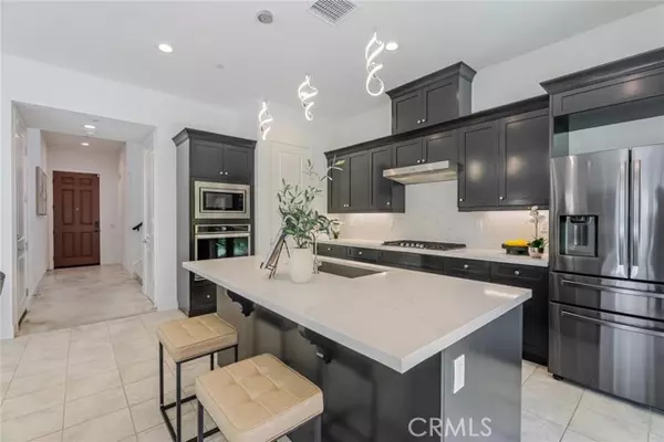 Saugus, CA 91351,19230 Blackthorn DR