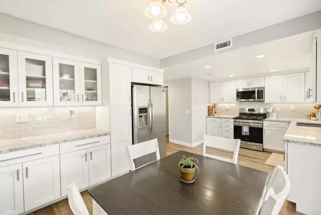 2412 Lake Forest ST, Escondido, CA 92026