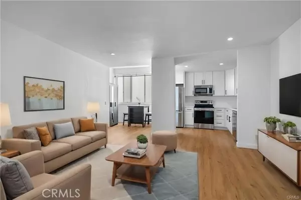 Los Angeles, CA 90046,7250 Franklin