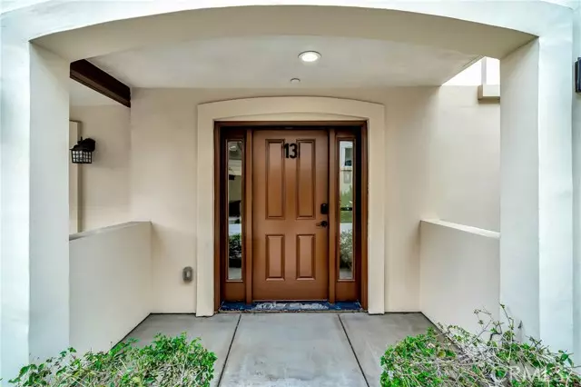 San Fernando, CA 91340,1101 N Maclay 13