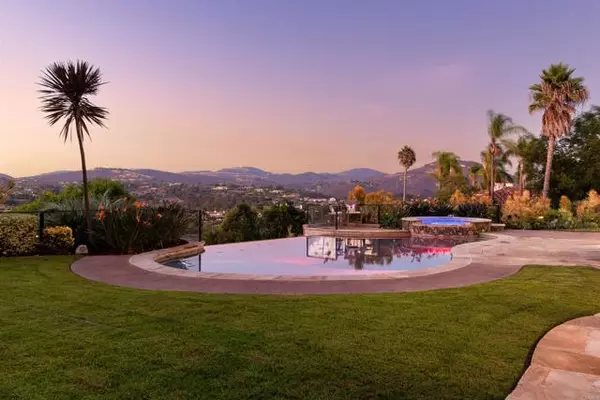 Rancho Santa Fe, CA 92067,18102 Via Ascenso