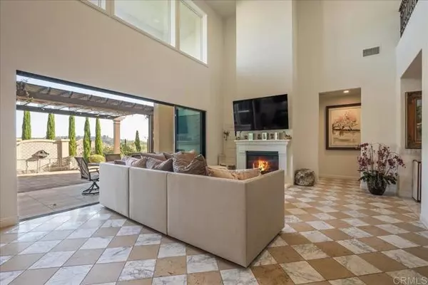 Carlsbad, CA 92010,2543 Glasgow DR