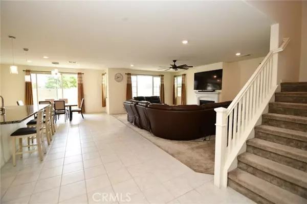 Fontana, CA 92336,5367 Heitz WAY