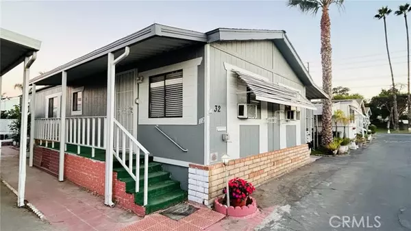3929 W 5th ST 32, Santa Ana, CA 92703