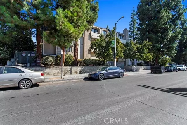 Winnetka, CA 91306,7230 Kelvin AVE 6