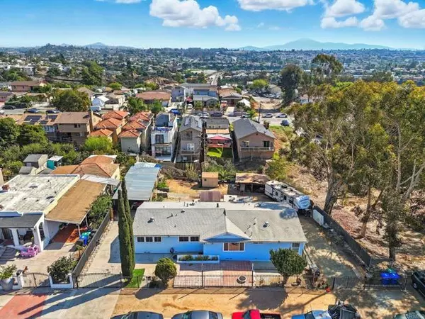 3015 Chamoune AVE, San Diego, CA 92105