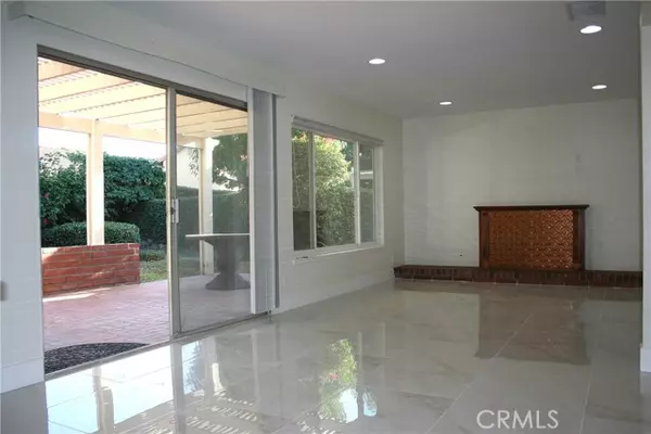 Mission Viejo, CA 92691,27582 Cenajo