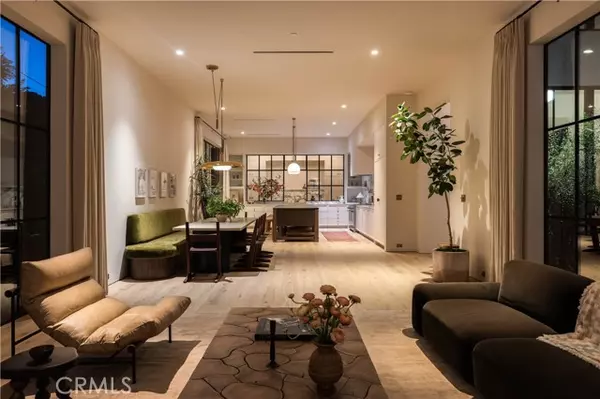 Studio City, CA 91604,12100 Hillslope ST