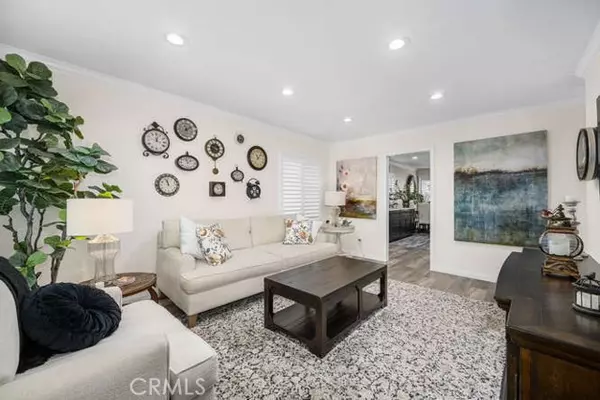 Anaheim, CA 92801,2697 W Parkside LN