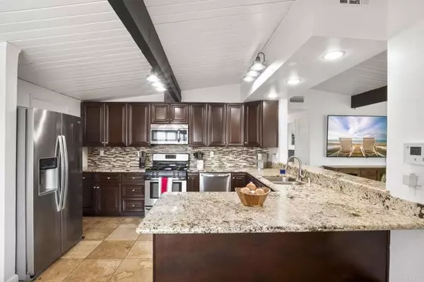 Spring Valley, CA 91977,9858 Ivanho ST