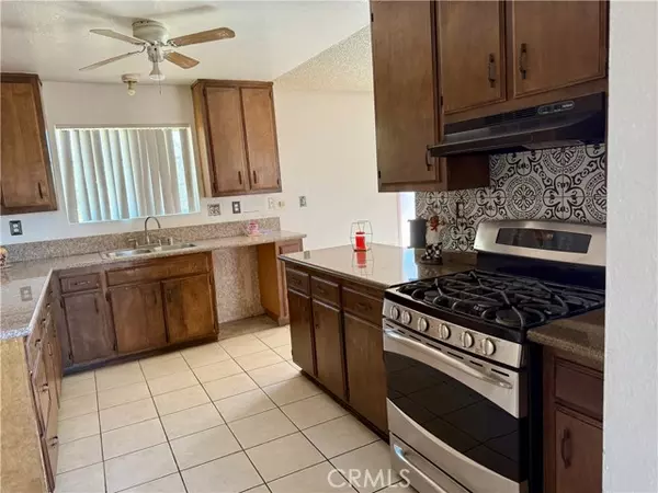 Hesperia, CA 92345,11509 3rd AVE