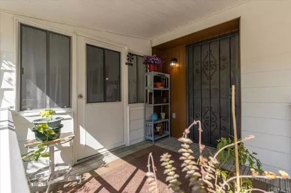 Vista, CA 92084,1501 Anza AVE 3