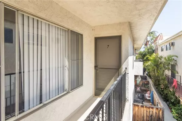 Los Angeles, CA 90066,4065 Mclaughlin AVE 7