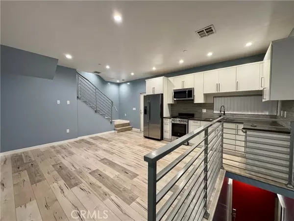 Los Angeles, CA 90027,1804 1/2 N Serrano AVE