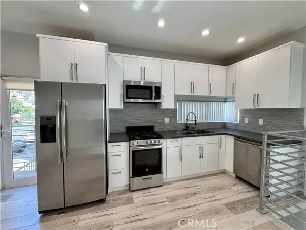 Los Angeles, CA 90027,1804 1/2 N Serrano AVE