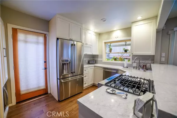 Los Angeles, CA 90077,1118 N Beverly Glen BLD