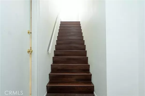 Sunland, CA 91040,10506 Sunland Blvd 6