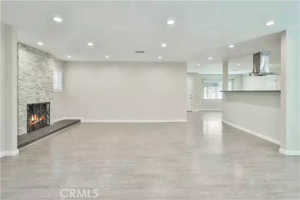 Canoga Park, CA 91304,21053 Burton ST