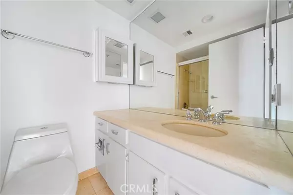 Marina Del Rey, CA 90292,4335 Marina City 242