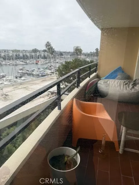 Marina Del Rey, CA 90292,4335 Marina City 242