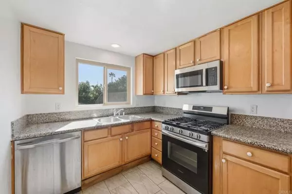 Vista, CA 92083,1636 Jonathon ST