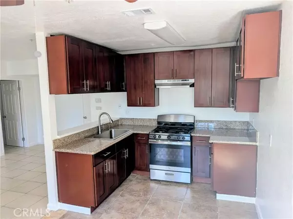 Santa Ana, CA 92706,1327 N Ross