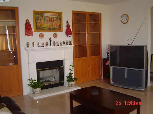 Newark, CA 94560,37297 Aleppo Dr