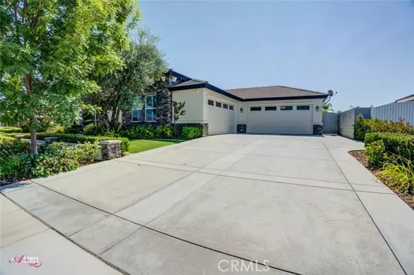 Bakersfield, CA 93314,4104 Woodcastle WAY