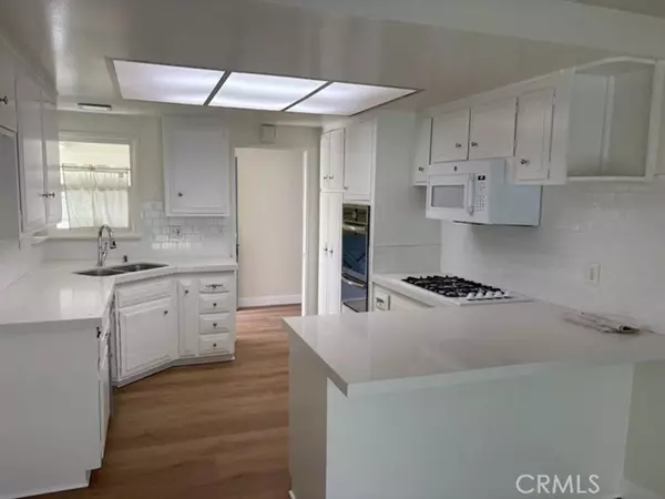 Lake Forest, CA 92630,24091 Birdrock DR